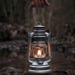 Portable Vintage Kerosene Camping Lamp – Outdoor Oil Lantern with Handle